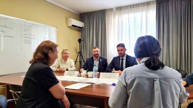 Депутаты Гордумы продолжают принимать участие в распределении участков Депутаты Гордумы продолжают принимать участие в распределении участков