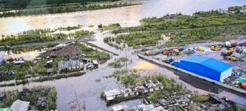 В Оймяконье подтоплены более 120 дворов и порядка 70 домов в 5 населенных пунктах, в Моме вода уже в заниженных местах сел В Оймяконье подтоплены более 120 дворов и порядка 70 домов в 5 населенных пунктах, в Моме вода уже в заниженных местах сел