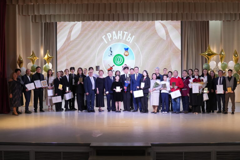 Юные таланты Якутии получили гранты Целевого фонда будущих поколений