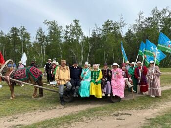 Депутаты Якутской городской Думы поздравили ветеранов города Депутаты Якутской городской Думы поздравили ветеранов города