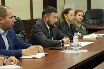 Евгений Григорьев провел личный прием граждан 10 ноября