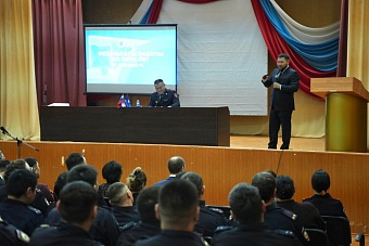 Евгений Григорьев встретился с сотрудниками МУ МВД России «Якутское»